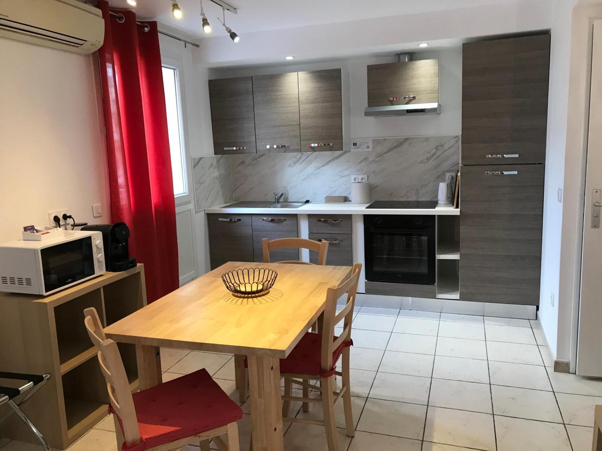 Privilege Hotel & Apparts Eurociel Centre Comedie Montpellier Buitenkant foto